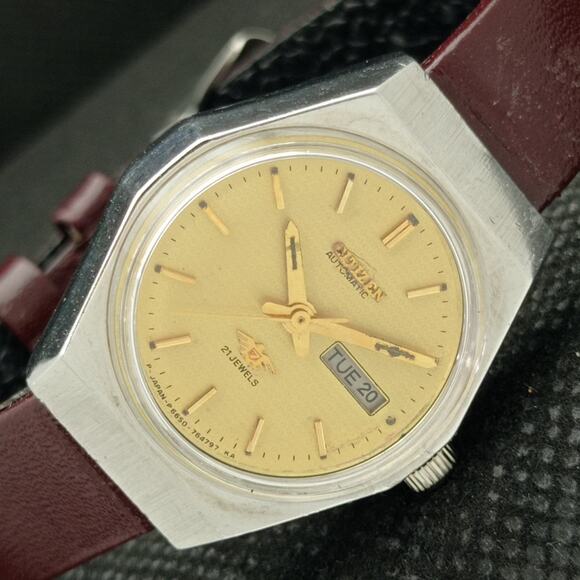 Vintage 1974 Citizen Automatic Womans Silver Watch W/daydate & Gold accents - Picture 1 of 8